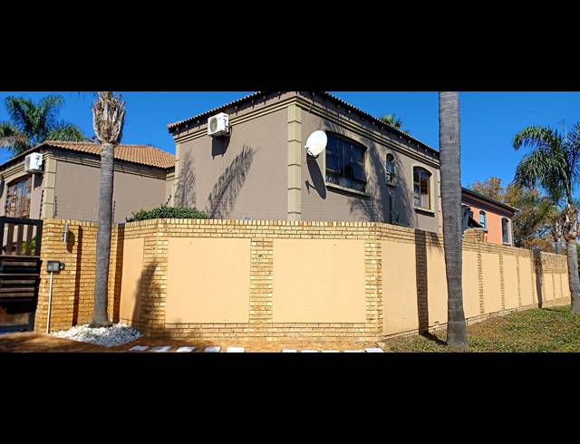 3 BEDROOM HOUSE FOR SALE IN DAL FOUCHE